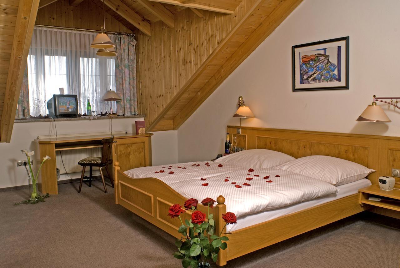 Hotel Zum Fischerwirt Baindlkirch Room photo